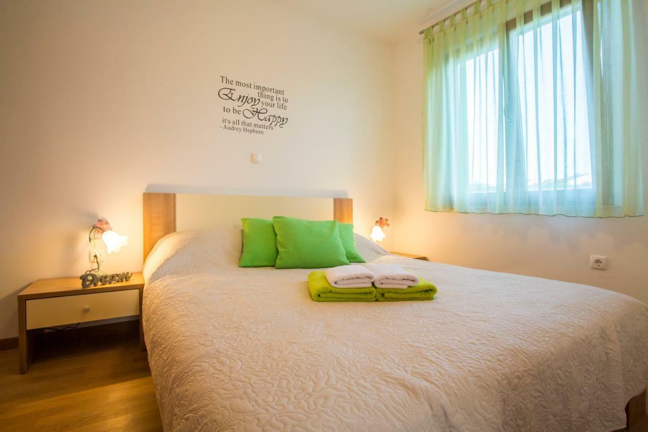 Apartman Irena Pula Buitenkant foto